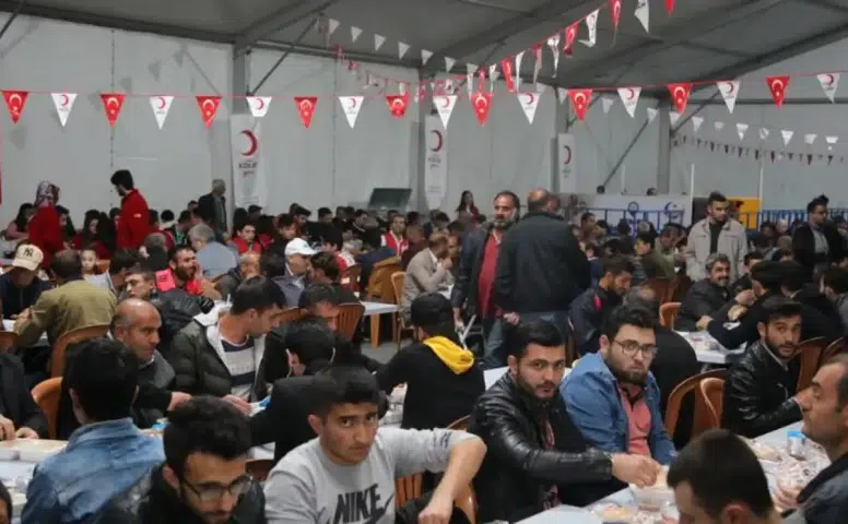 “İlçemde İftar Var” programının yeni durağı Çağlayancerit oldu