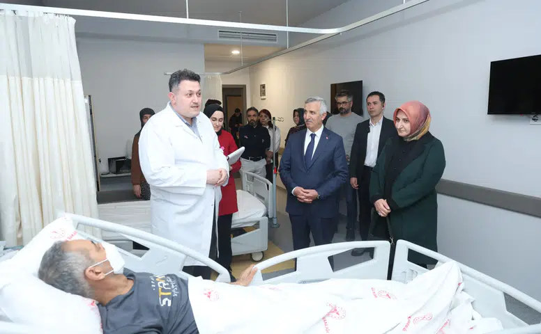 Vali Ünlüer Devlet Hastanesi'nde sağlık hizmetlerini inceledi