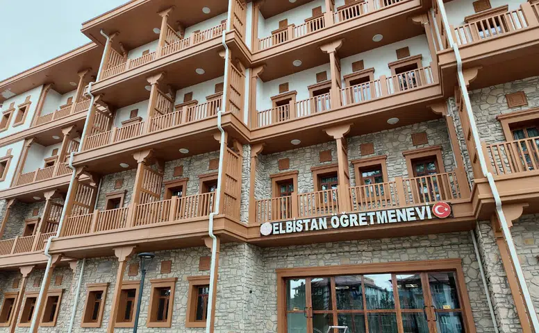 Yeni Elbistan Öğretmenevi misafirlerini ağırlamaya başladı