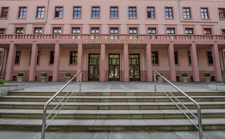 Adalet Bakanlığı'ndan 10 Bin Yeni Personel Alımı!