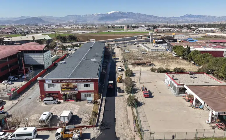 Kahramanmaraş’ta asfalt çalışmaları sürüyor, şehir merkezinde yollar yenileniyor