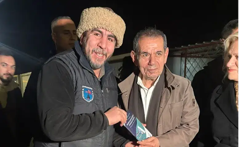 Denizi Olmayan Şehirden Balıkçılık Serüveni Kitabı Dursun Özbek’e Takdim Edildi