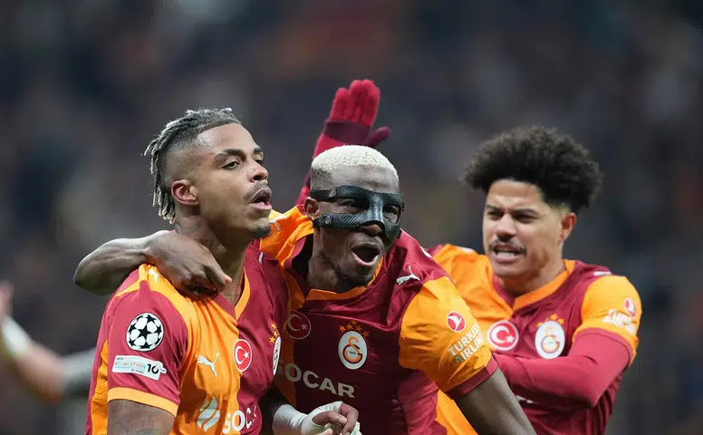 Galatasaray Dev Maçta İlk Yarıyı Önde Bitirdi