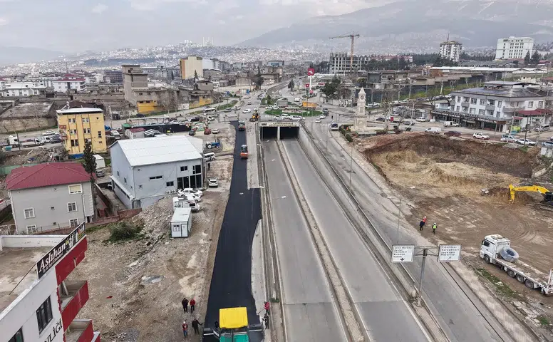 Büyükşehir Recep Tayyip Erdoğan Bulvarı’nda asfalt seriyor