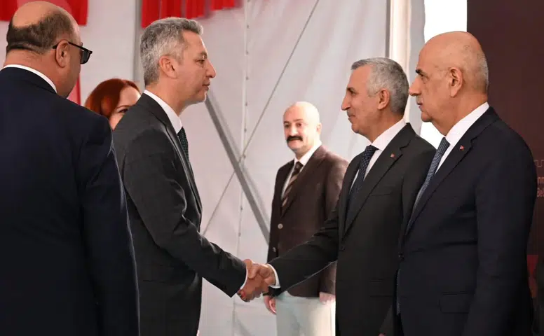 Vali’den Bayramda Güvenli Yolculuk Uyarısı