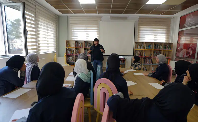 "Büyükşehir'den Genç Yazarlar İçin İlham Verici Atölye Çalışması"