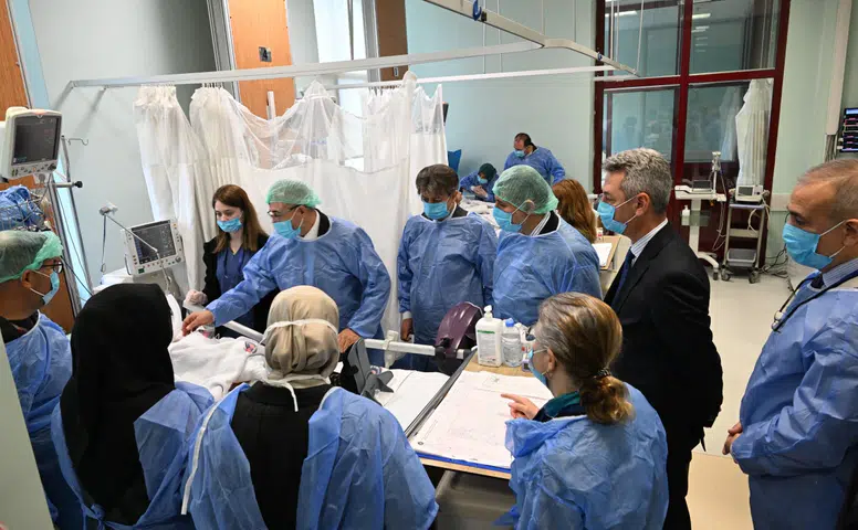 "Milletvekilleri, Yaralı Öğrencileri Ziyaret Ederek Geçmiş Olsun Diledi"