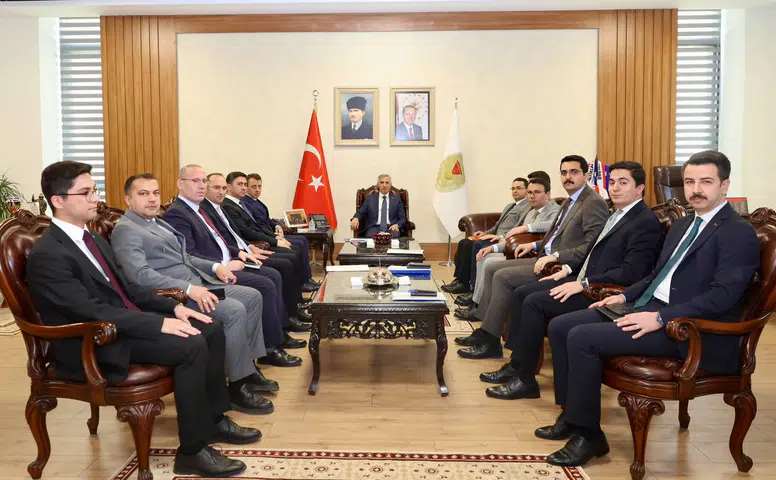 Vali Ünlüer İlçe Yönetimiyle Masaya Oturdu