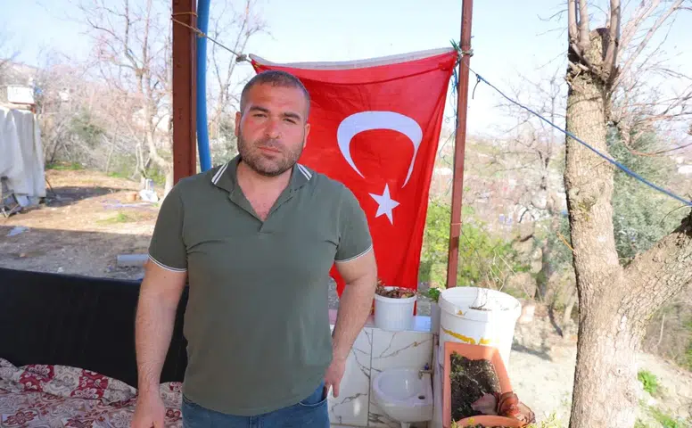 Silah Seslerini Duydu Gözünü Kırpmadan Okula Koştu