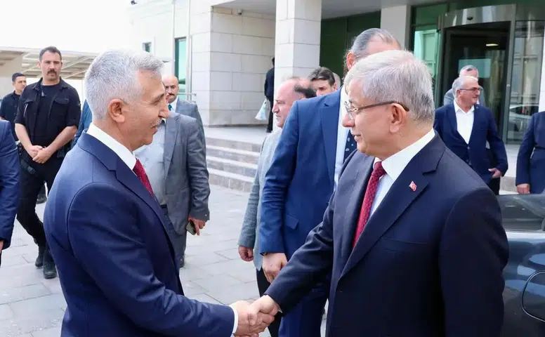 Vali Ünlüer, Ahmet Davutoğlu’nu Makamında Ağırladı