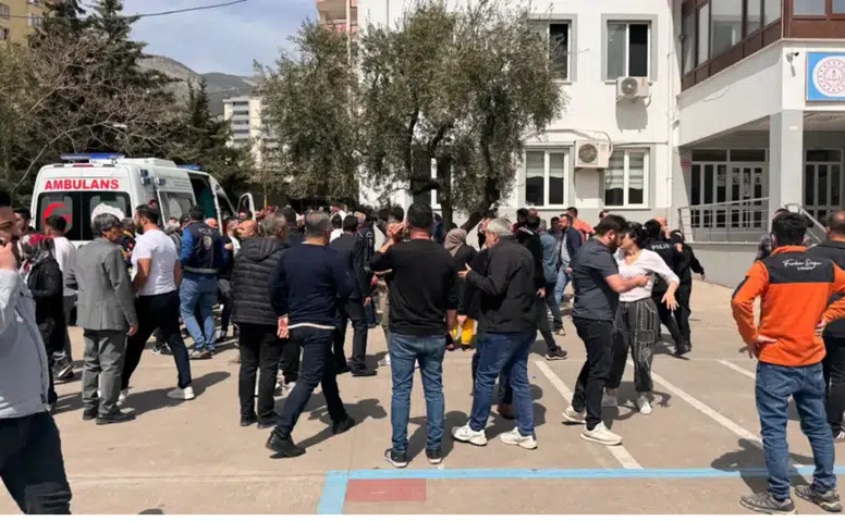 Okuldaki Olayda Öğrencilerden Dikkat Çeken Dayanışma