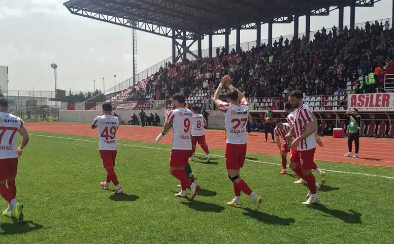 İstiklalspor İlk Yarıda Beraberliği Bozdu