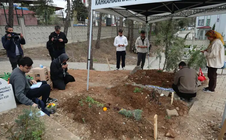Saldırıda Vefat Eden Çocukların Mezarına Duygu Dolu Notlar Bırakıldı