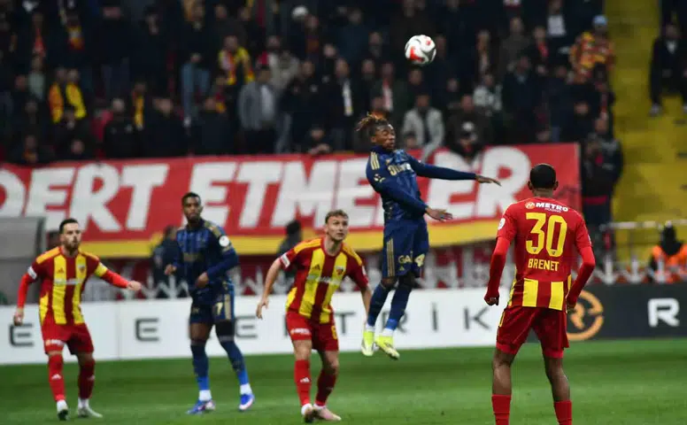 Fenerbahçe Deplasmanda Farklı Kazandı