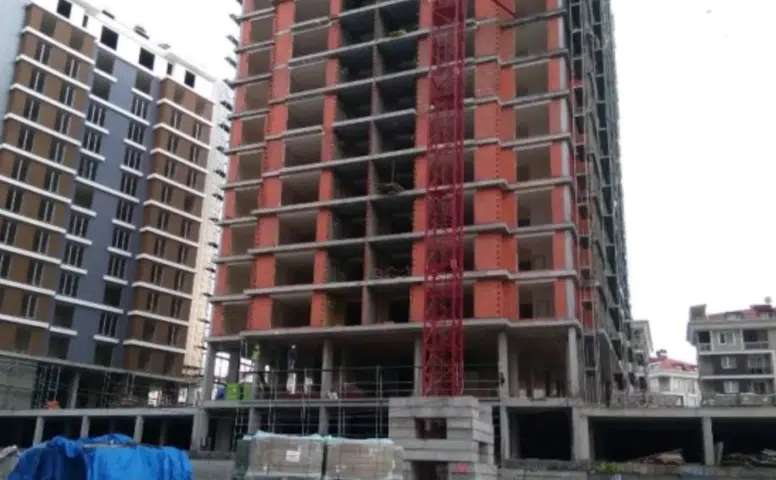 Onikişubat’ta İnşaattan Atılan Cisimler Faciaya Dönüşüyordu