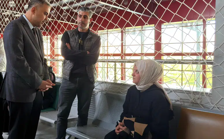 Başkan Hanifi Toptaş, Okulda Gerçekleşen Saldırıda Yaralanan Öğrencileri ve Ailelerini Ziyaret