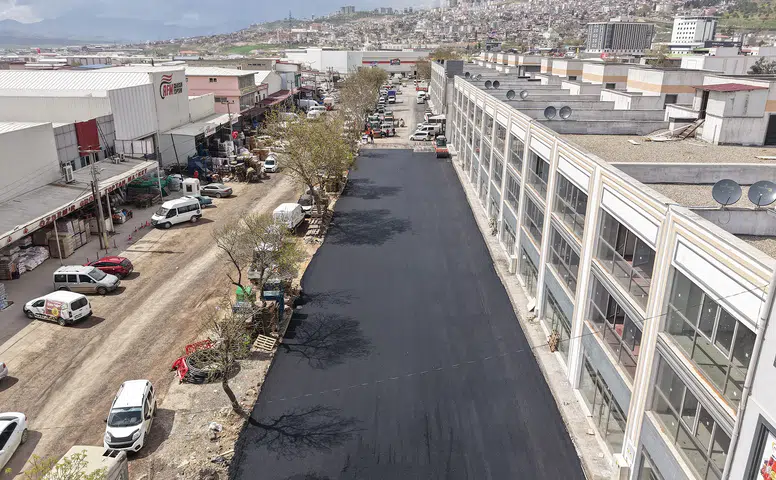 Toptancılar Sitesi'nde Asfalt Yenileme Çalışmalarına Devam Ediyor!
