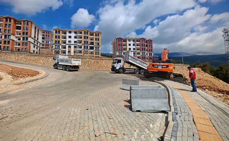 Kahramanmaraş’ta TOKİ Fatihler Yol Çalışmaları Sürüyor