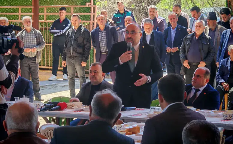 Başımızda Çok Güzel Bir Adam Var