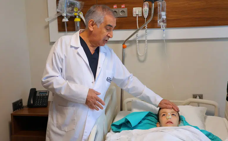 Kahramanmaraş'ta 12 yaşındaki çocuğun genzinden dev polip çıktı