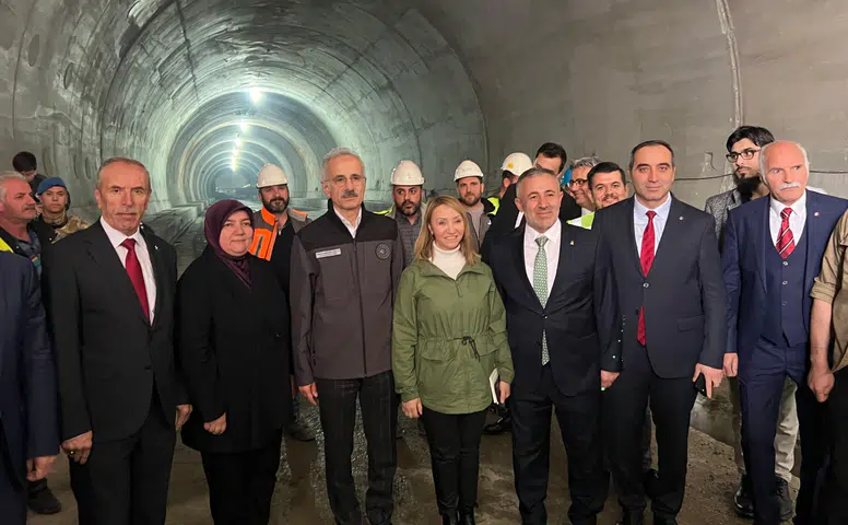 Bakan Uraloğlu, T26 Tünel Projesi'ni Yerinde İnceledi