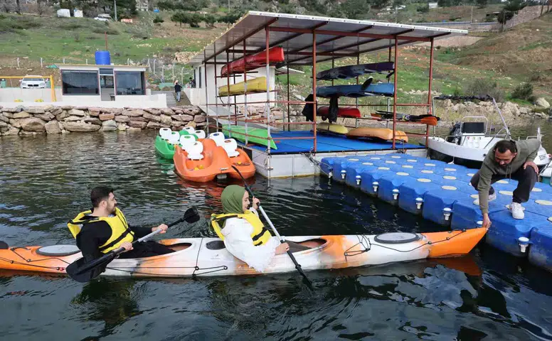 Kılavuzlu Barajı’nda doğa ile iç içe kano keyfi!