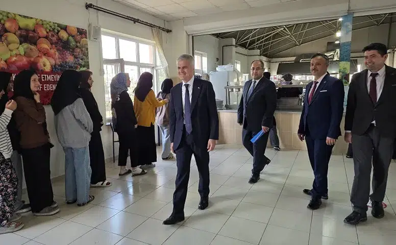 Müdür Akpınar'dan Okul Pansiyonuna Anlamlı Ziyaret