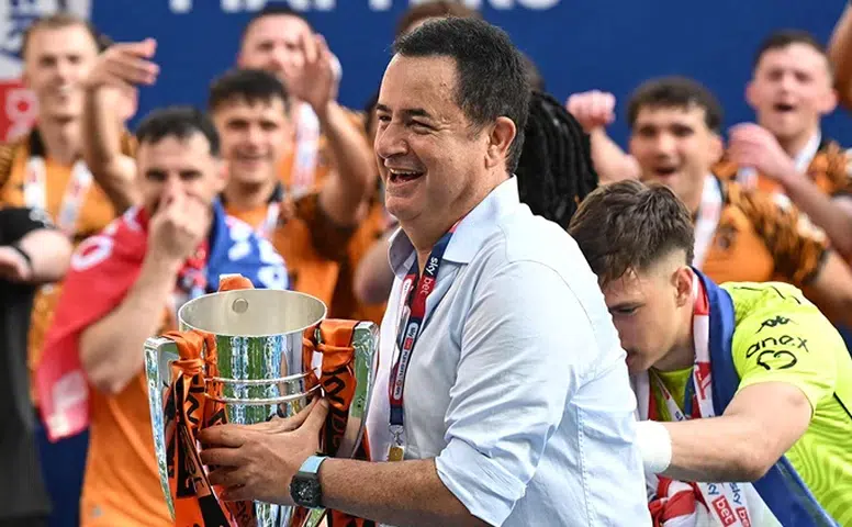Acun Ilıcalı’nın Hull City’si Premier Lig’e yükseldi