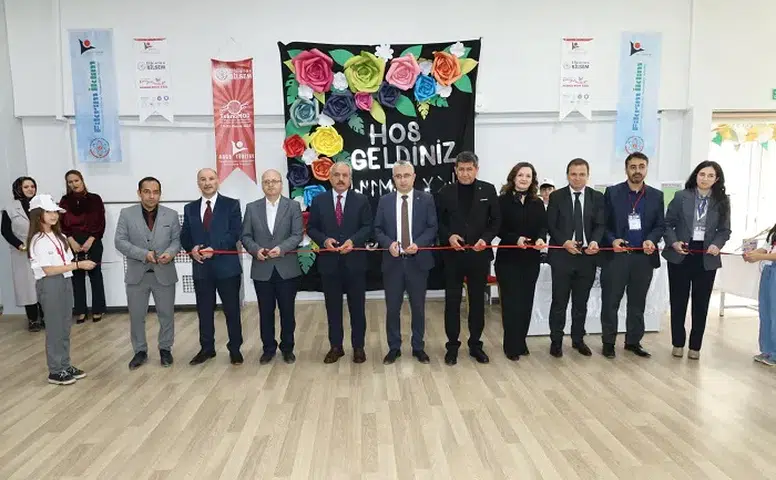 Erkan Gürbüz Elbistanlı Gençlerin Bilim Fuarına Katıldı