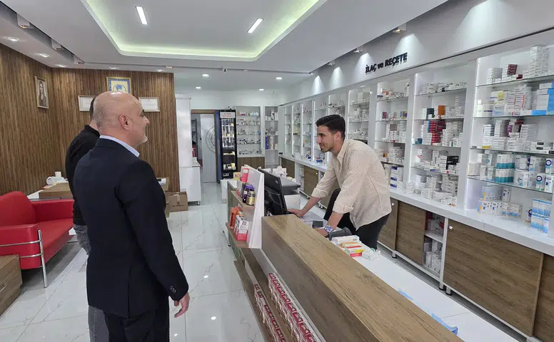 AK Parti Kahramanmaraş İl Başkanı Burak Gül’den Eczacılar Günü Ziyareti