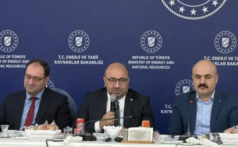 Afşinbey Vakfı'ndan Öğrencilere Destek
