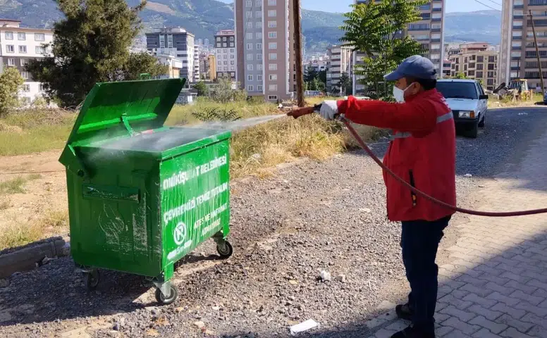 Bayram Süresince Temizlik ve İlaçlama Faaliyetlerine Ara Vermiyor!