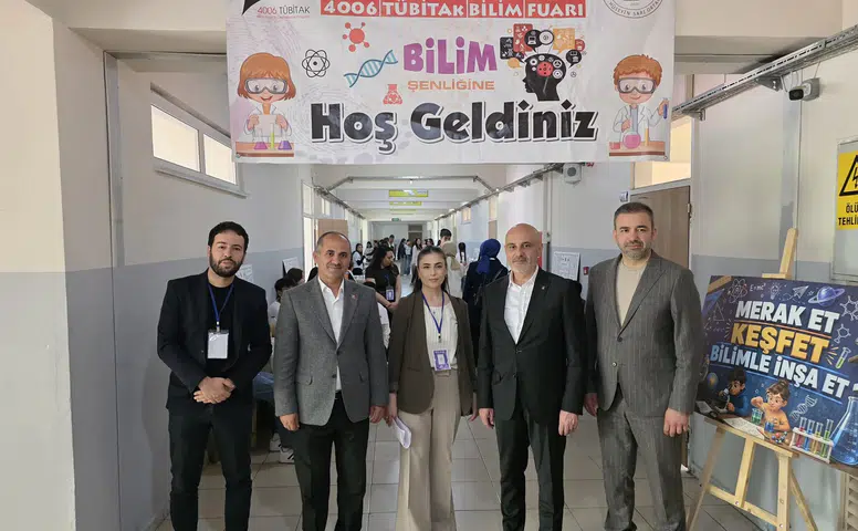Gençlerin Bilimsel Başarısı Şehit Hüseyin Sarı Ortaokulu’nda Sergilendi