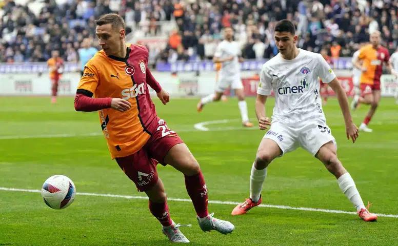 Galatasaray ilk yarıyı 1-0 geride kapattı