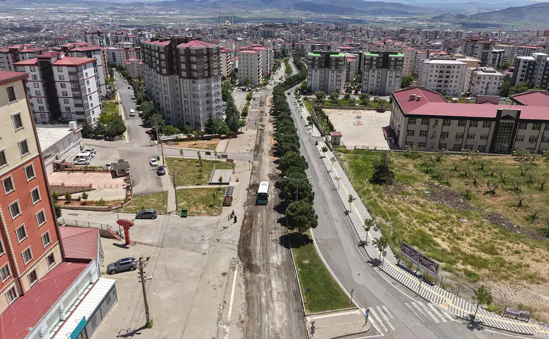Büyükşehir, Ahır Dağı Caddesi için Asfalt Çalışmalarına Başlıyor