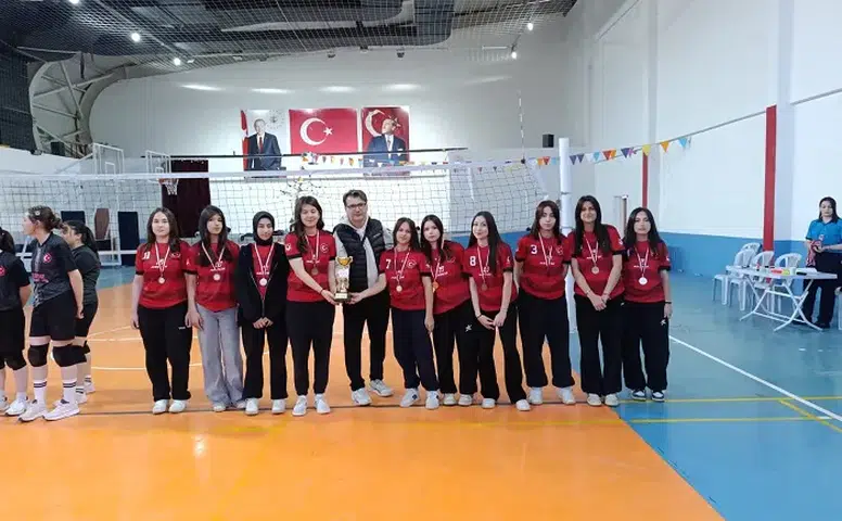 Elbistan’da Genç Kızlar Sahada Devleşti