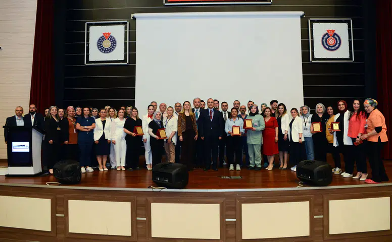KSÜ'de Hemşireler Günü coşkuyla kutlandı, sağlık çalışanları onurlandırıldı