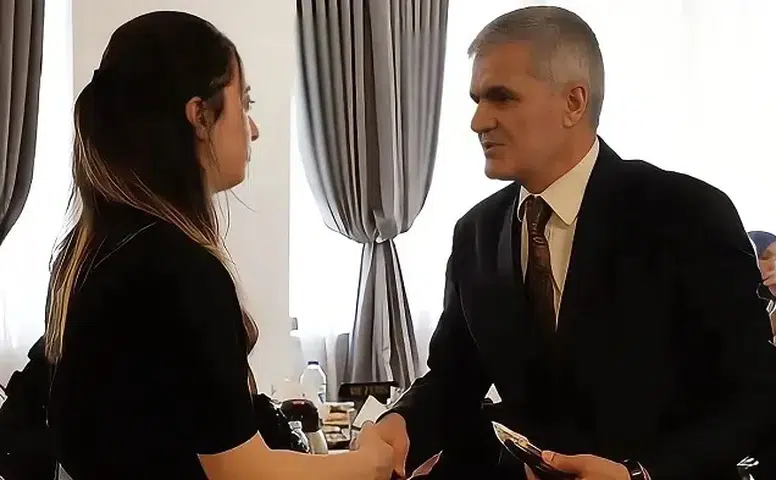 Ayser Çalık Ortaokulu’nda Hüzünlü Anneler Günü Anması