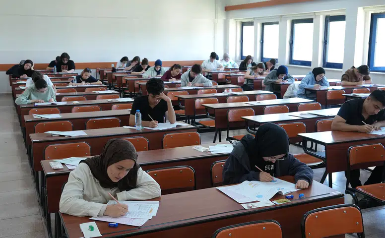 YKS Öncesi 5 Bin Gence Son Prova Desteği