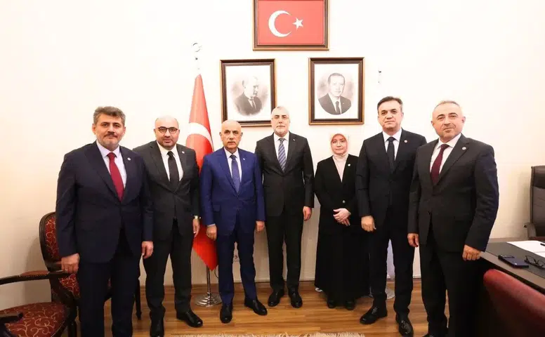 Kahramanmaraş Heyeti Bakan Işıkhan ile Bir Araya Geldi