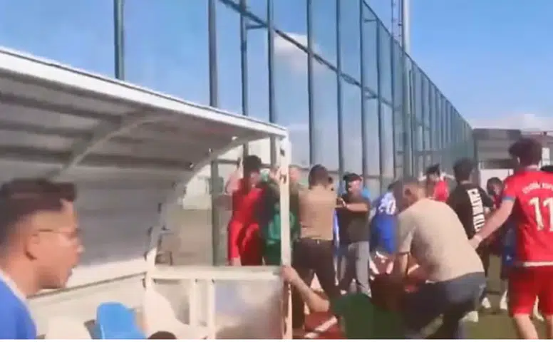 Türkoğlu’nda maç sonrası kavga çıktı