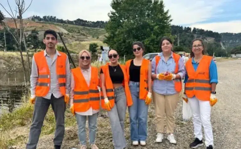 Çevre Bilincini Artırmak İçin Nehir Temizliği Etkinliği Gerçekleştirildi