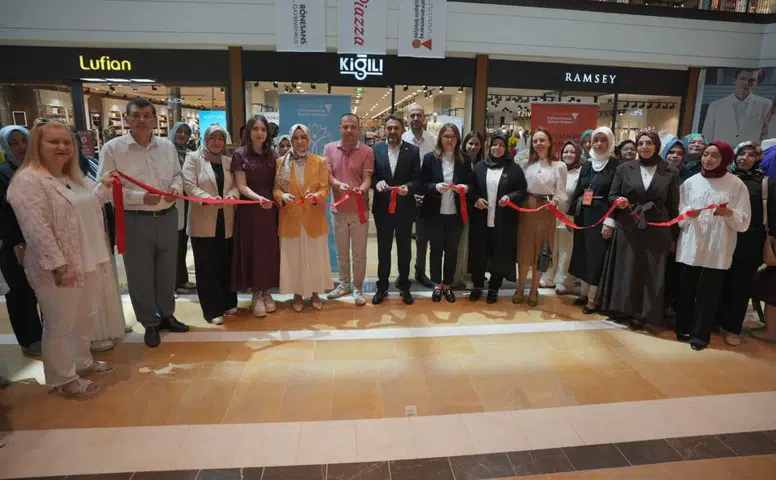 Kahramanmaraş'ta Kadın Sanat Merkezleri Yıl Sonu Sergisi ile Üretken Kadınları Ağırladı