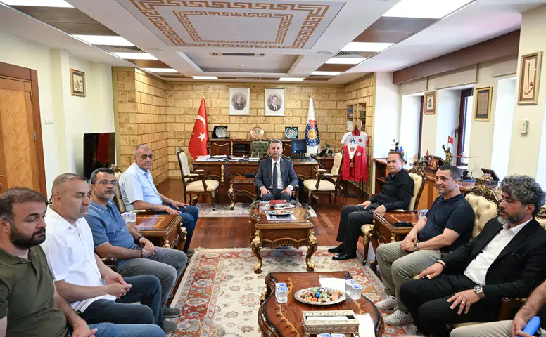 Şehit öğretmen Ayla Kara ve öğrenciler anıldı, birlik ve dayanışma vurgulandı