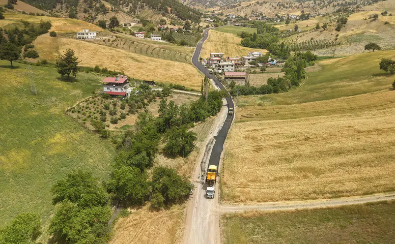 Kahramanmaraş Bulutoğlu Mahallesi'nde asfalt seferberliği ile ulaşım konforu artıyor
