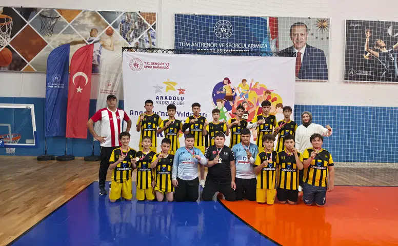 Kahramanmaraşlı hentbolcular ANALİG'de grup şampiyonu oldu