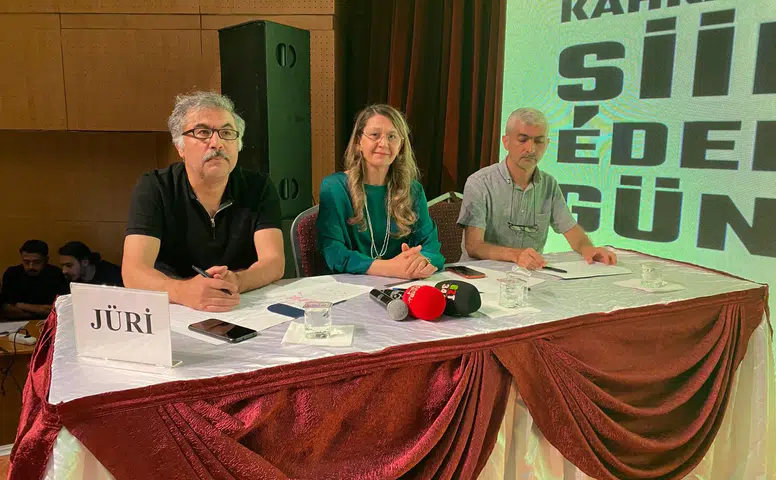 Kahramanmaraş'ta Şiir Yarışmasında Ödül Sevinci