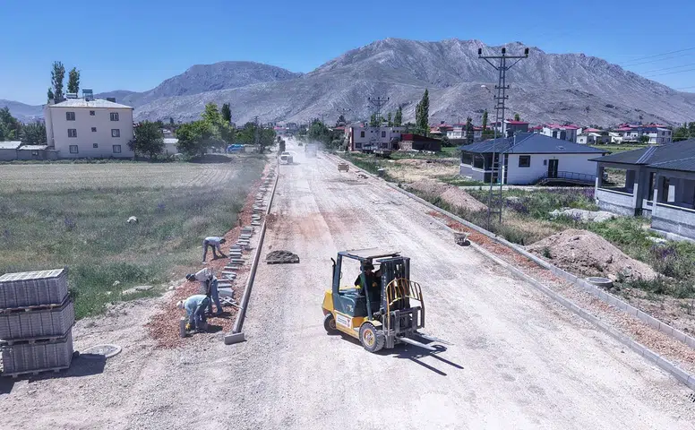 Elbistan Tepebaşı Caddesi'nde yürüyüş yolu ve asfalt çalışmaları başlıyor!