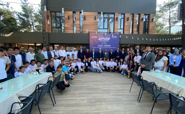 İmam Hatip Spor Oyunlarında Şampiyonlara Ödülleri Verildi