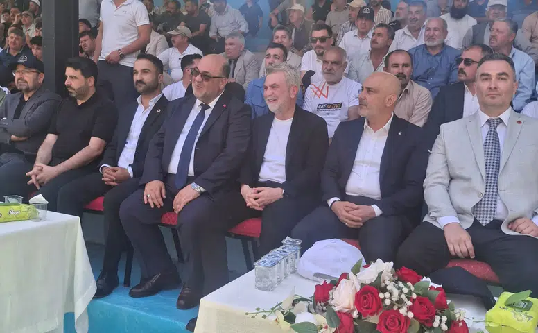 Fırat Görgel, Dereköy Er Meydanı'na Alkışlarla Giriş Yaptı